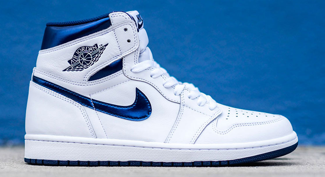 Air Jordan 1s in “Metallic Navy” Arrive Just In Time for Summer