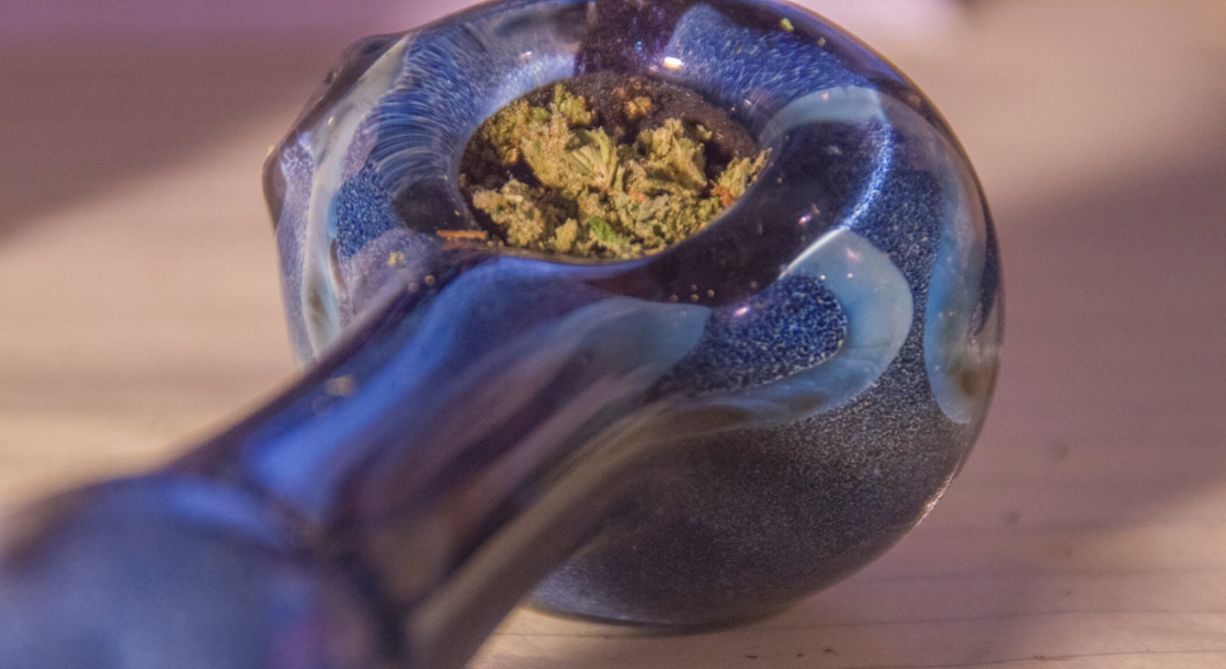 How to Pack a Bowl of Weed for the Perfect Smoke, Every Time