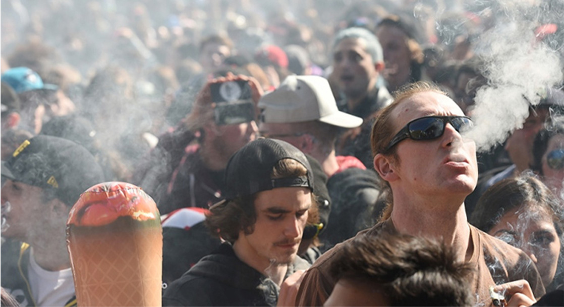 photo of Public Pot Smoking Will Not Be Criminalized If Chicago’s Mayor Has Her Way image