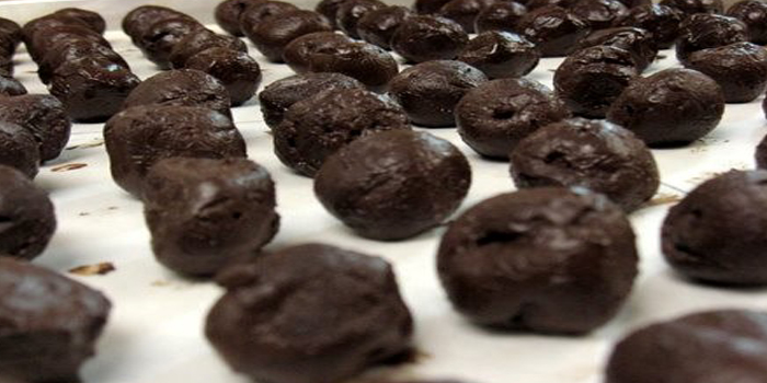 A Long Sweet Trip: Here's How to Make Drool-Worthy DIY Magic Mushroom  Chocolate